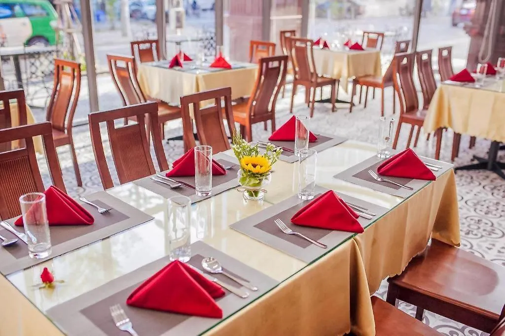***  Ngoc Lan Hotel Da Nang Vietnam